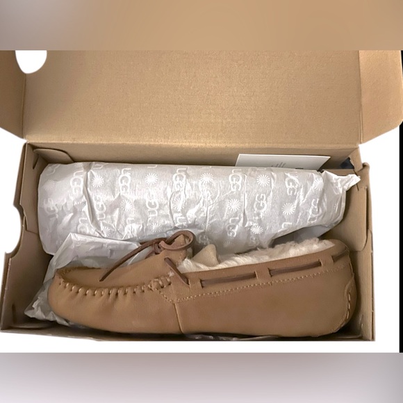 UGGWomen’s W Dakota Indoor / Outdoor Chestnut Moccasin SlippersSz:6 NWT 🏷️